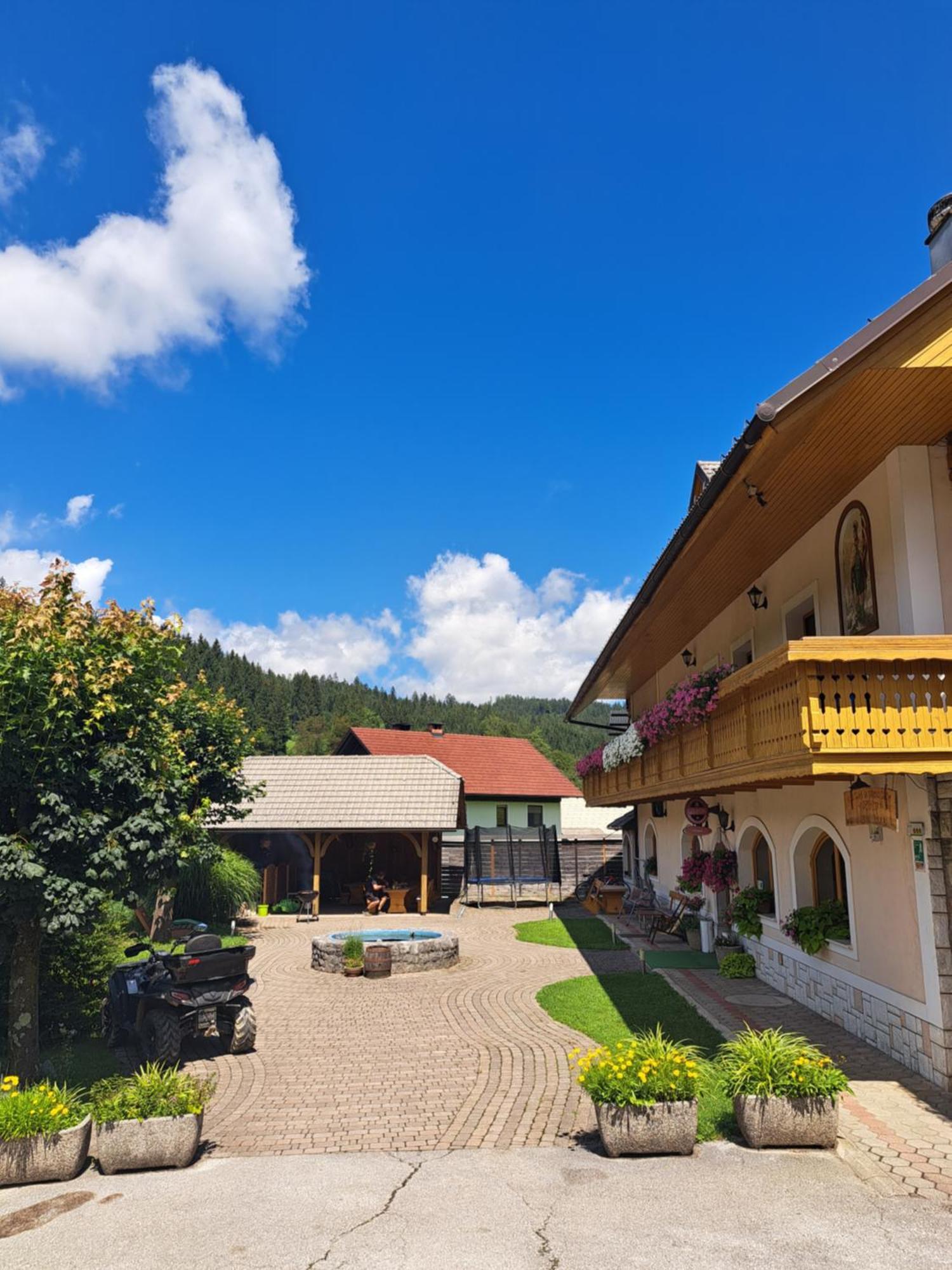 Guest House Kveder Skofja Loka Ngoại thất bức ảnh